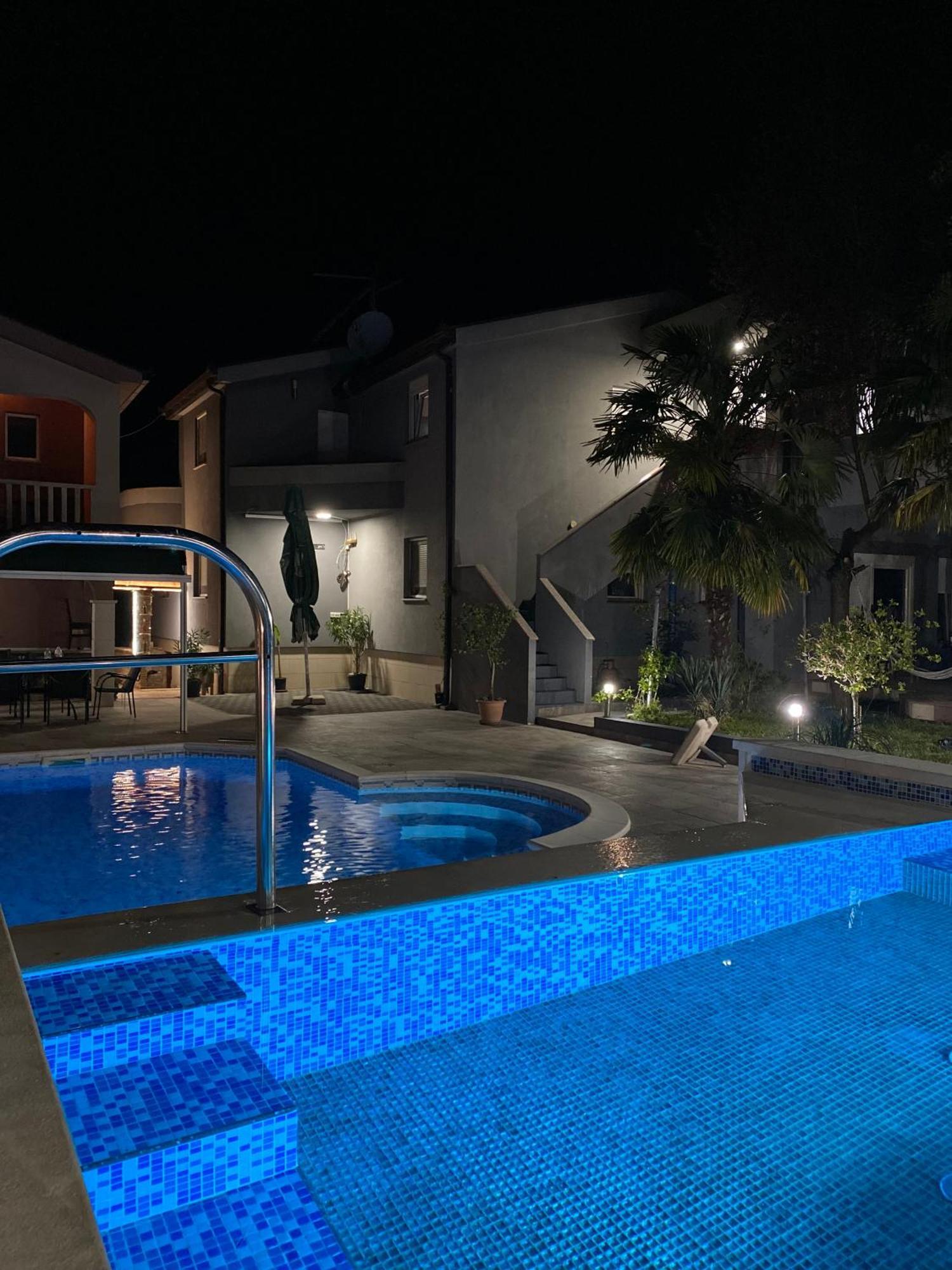 Villa For 2+1